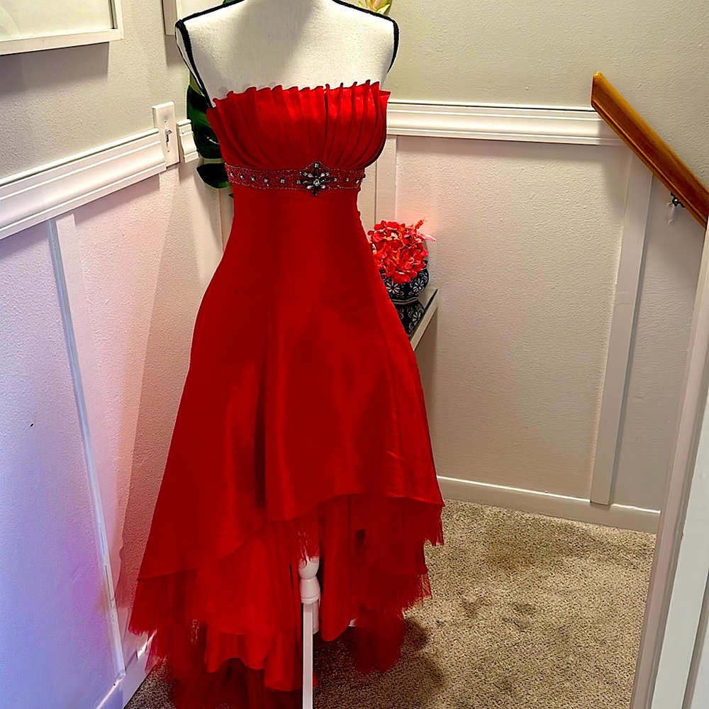 Stunning Red rhinestone and tulle high-low Formal gown dress. Size 4